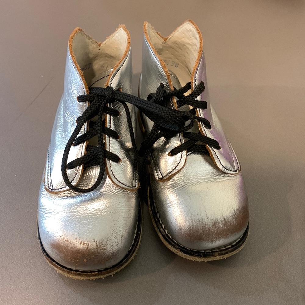 Zimmerman toddler boots size 6